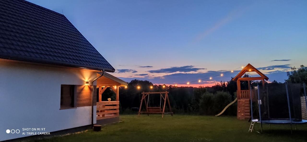 Domek Z Kominkiem Nad Jeziorem Z Jacuzzi Ogrodowym Sumowo  Exterior foto