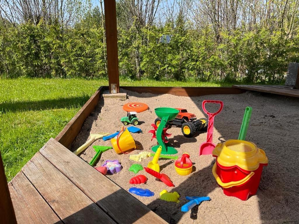 Domek Z Kominkiem Nad Jeziorem Z Jacuzzi Ogrodowym Sumowo  Exterior foto